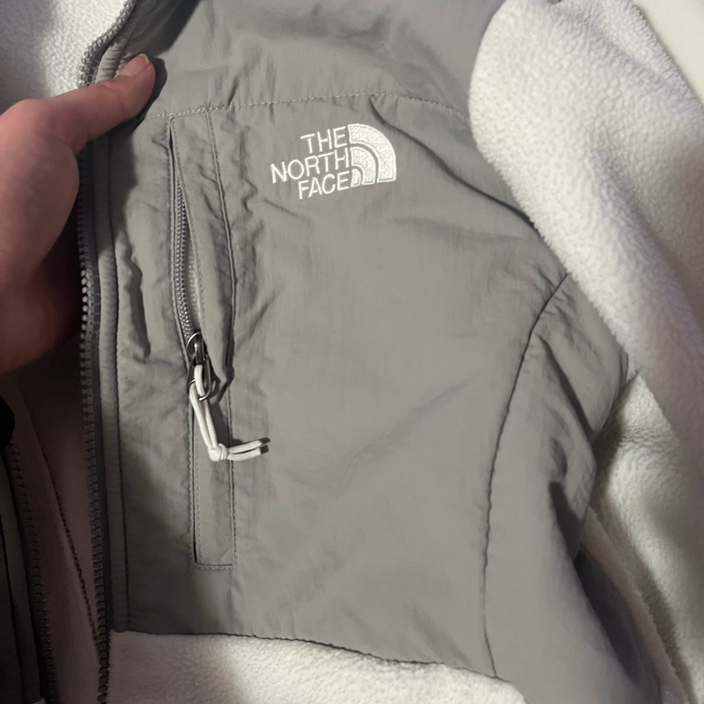North face jacket size medium - Picture 3 of 4